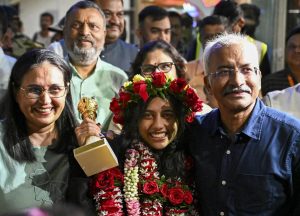 Grand welcome to Women's Chess World Cup Champion Divya
